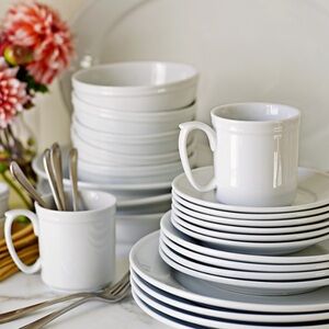 Williams Sonoma Pantry Essentials Set of 4 white mugs